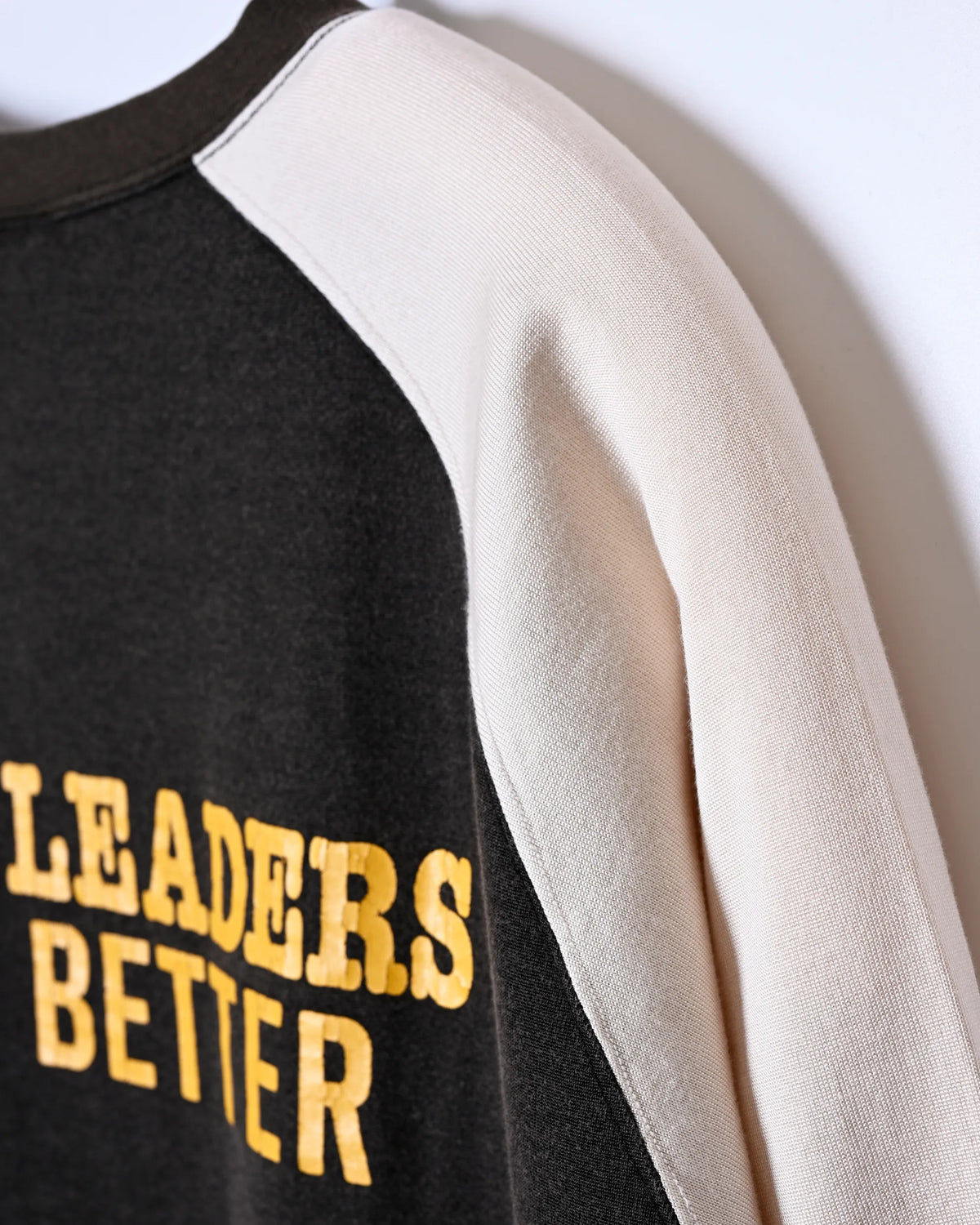 C/R RAGLAN TEE(WORLD LEADERS)