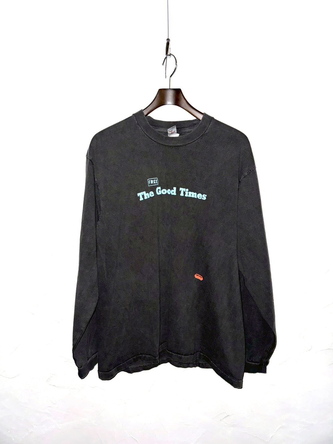 GIANT Tube L/S TEE(NewsPaper) DEL:2月
