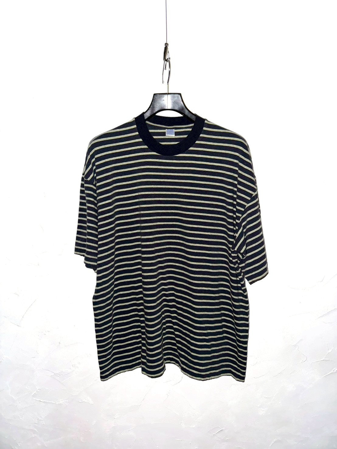 GIANT MULTI BORDER S/S TEE  DEL:3月